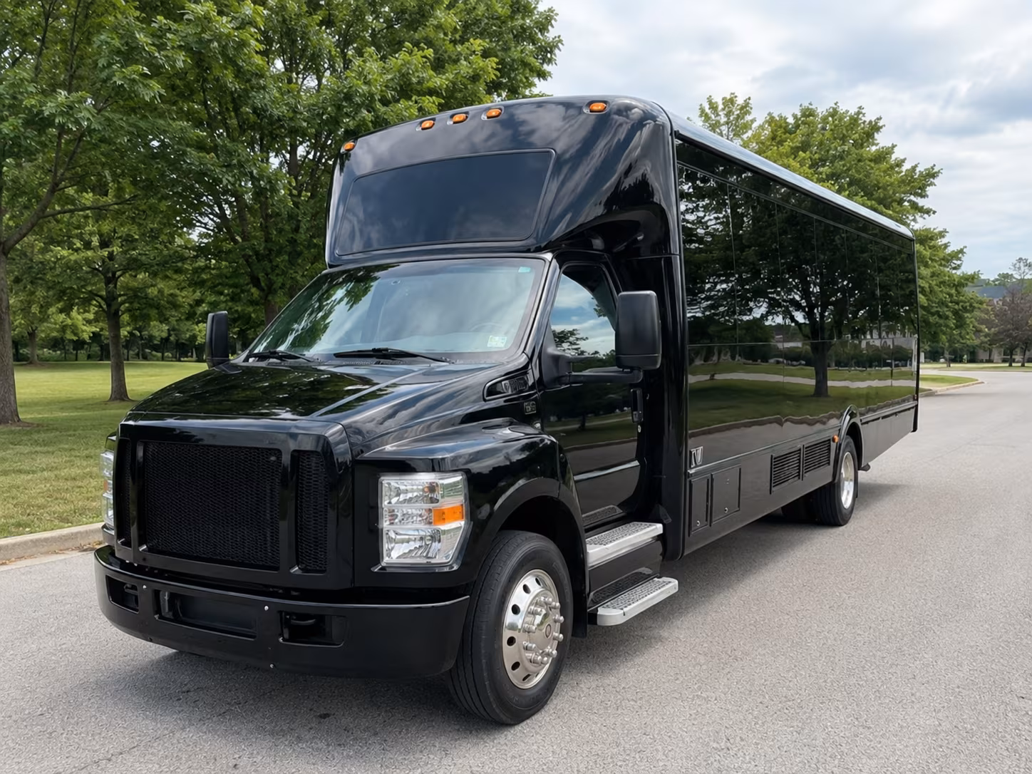 rent a lawton prom party bus or charter bus today